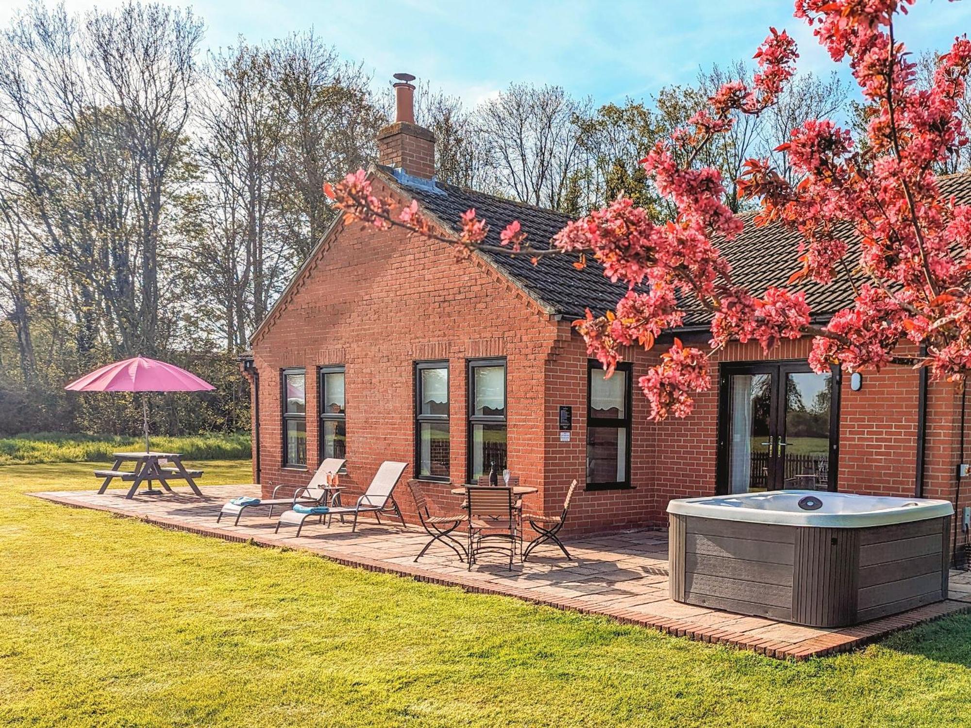 Highgrove Villa Gissing ภายนอก รูปภาพ
